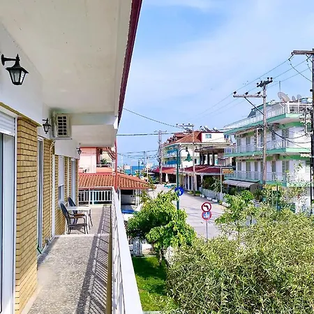 Seaside Family Home With Wraparound Balcony Olympiaki Akti Exterior photo